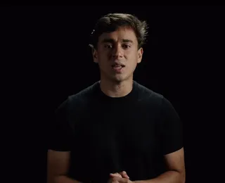 Nikolas Ferreira ataca Lulinha e apresenta dossiê; veja