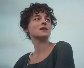 Nova adaptação de clássico de Jane Austen ganha trailer na Netflix