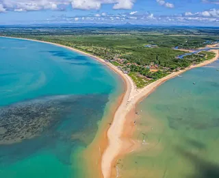 Paraíso escondido na Bahia atrai visitantes com baleias e águas cristalinas