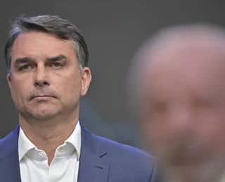 Pesquisadores apontam risco à democracia se Flávio Bolsonaro for eleito