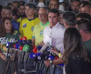 PF aciona autoridades da Argentina em meio à fuga de Flávio Bolsonaro