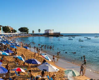 Porto da Barra recebe boias de proteção para banhistas nesta semana
