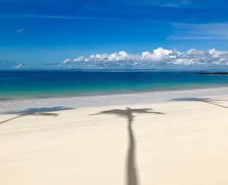 Praia paradisíaca de Salvador vira refúgio para presidentes nas férias