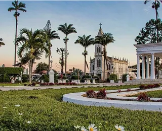 Prefeito de Amargosa viola lei e paga servidora com verba da cultura