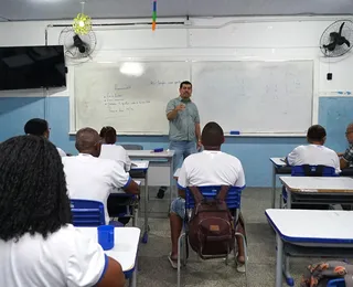 Recreio sem celular: o que mudou nas escolas da Bahia após a nova lei?