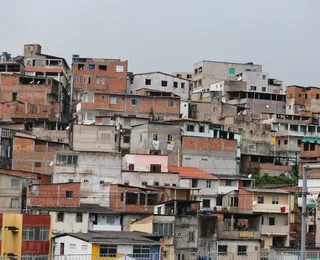 Seguros a partir de R$ 6 chegam às favelas e protegem negócios