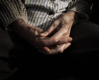 Servidoras de abrigo são afastadas após denúncias de ameaças e violência contra idosos
