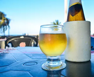 Sextou em Salvador com cerveja a R$ 5: confira a lista de bares