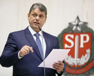Tarcísio demite servidora PCD após crítica a Flávio: “racismo”