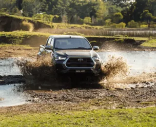 Toyota Hilux tem desconto de R$ 44,7 mil antes da nova geração