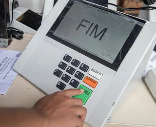 Urnas eletrônicas funcionam mesmo com queda de energia em Salvador