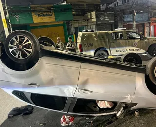 VÍDEO: Carro capota após suposta tentativa de assalto em Salvador