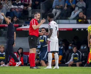 Vini Jr. entra, tem gol anulado e acaba expulso em vitória do Real