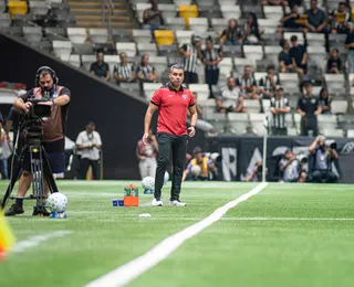 Vitória vence um jogo em seis e vive seu pior momento no Brasileirão 2026