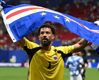 Vozinha vira surpresa entre indicados a melhor goleiro da Bola de Ouro