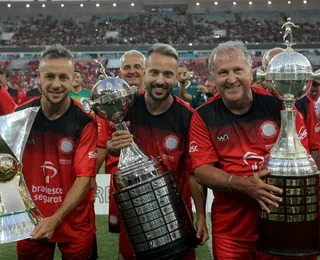 Zico escolhe Éverton Ribeiro como melhor jogador que já assistiu