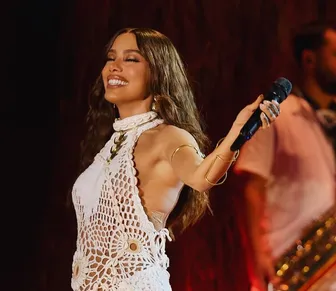 Anitta emociona Salvador e encerra turnê com participações baianas