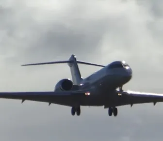 Avião do Maroon 5 pousa em Salvador antes de show na Fonte Nova