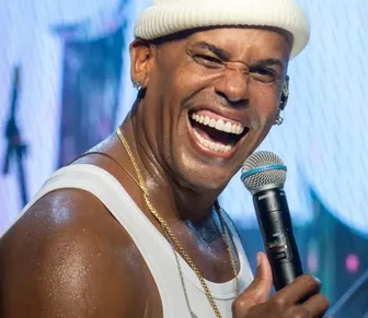 Cantor Flavinho, da banda Pagod’art, passa mal e cancela show na Bahia