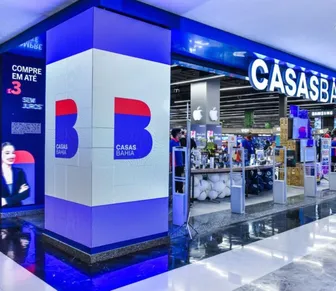 Casas Bahia realiza leilões com queima de estoque após fechar lojas