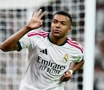 Clube zomba de Mbappé por expulsão do irmão na Champions League