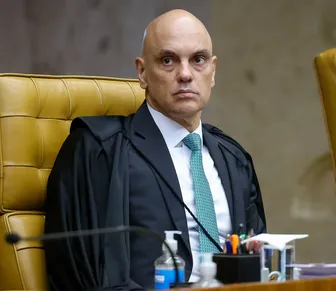 Deputado baiano pede prisão de Moraes por conta de contato com Vorcaro