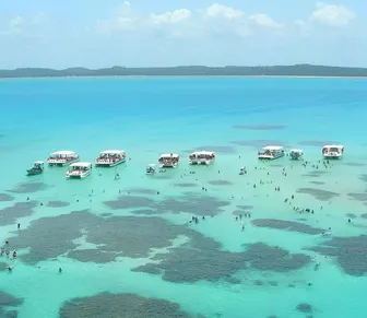 Destino no Nordeste proíbe passeios turísticos em praia famosa