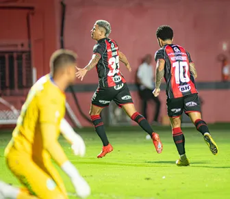 Dupla do Vitória tira nota 10 em atuação de gala no Barradão