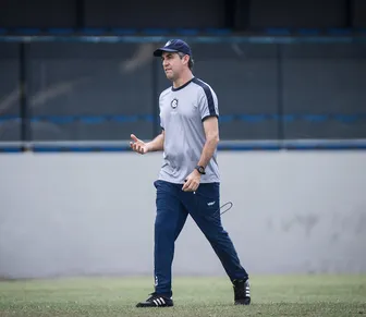 Ex-Vitória é demitido do Remo após derrota para o Bahia