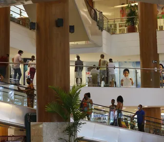 Finados: veja o que abre e fecha no feriado de segunda-feira