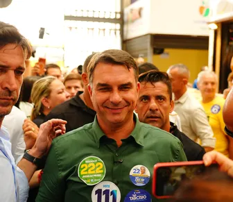 Flávio Bolsonaro tem muito a explicar ao eleitor brasileiro