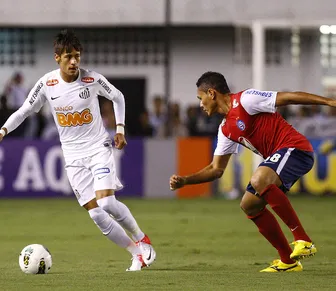 Há 14 anos, Bahia calou a Vila Belmiro contra o Santos de Neymar