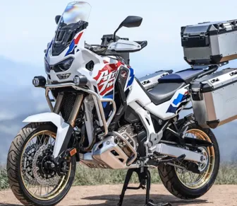Honda Twin chega ao Brasil com motor de 1084cc e controle de tração