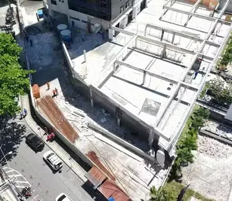 Marquise desaba e atinge trabalhador na cabeça em bairro nobre de Salvador