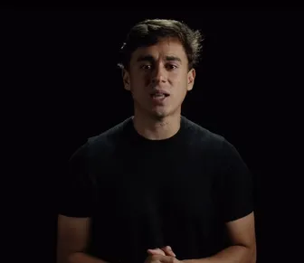 Nikolas Ferreira ataca Lulinha e apresenta dossiê; veja