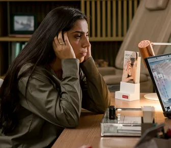 Novo filme brasileiro acompanha mulher diante da perda auditiva