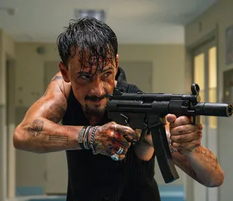 Novo filme de ação com Rodrigo Santoro reúne astros de Hollywood