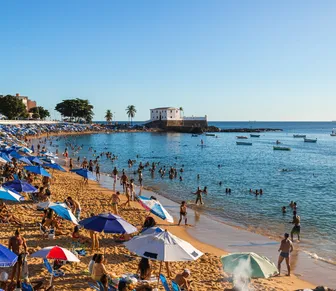 Porto da Barra recebe boias de proteção para banhistas nesta semana