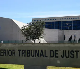 Seu salário pode ser penhorado por uma dívida? STJ toma decisão