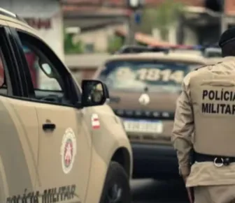 Suspeito de atacar uma mulher no tórax com uma faca é preso