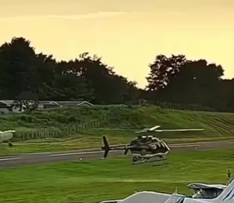 Vídeo: avião e helicóptero policial colidem nos Estados Unidos