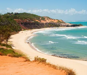 Vilarejo no Nordeste vira refúgio internacional de águas cristalinas