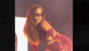 Anitta defende liberdade individual e afirma em show que comportamento "é um ato político"