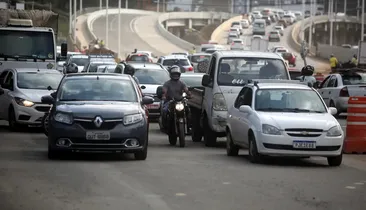 Feriadão deve aumentar o fluxo de veículos nas rodovias da Bahia