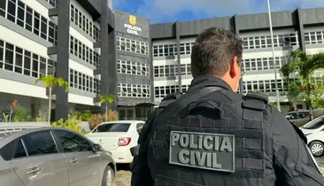 Homem é preso por feminicídio após asfixiar companheira em Salvador
