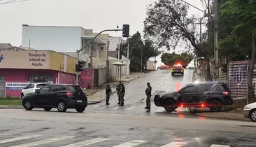 Homem invade creche, faz 13 crianças reféns e ameaça colocar fogo na unidade