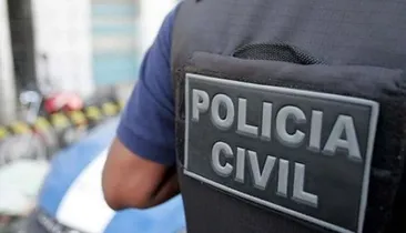 Mulher relata ter sido arrastada por carro de ex-companheiro após briga