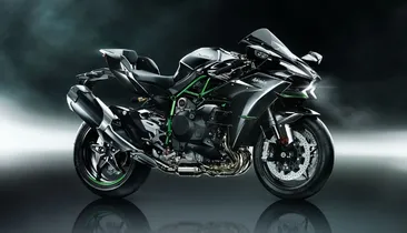 Nova Kawasaki Ninja ganha motor revisado, piloto automático e mais