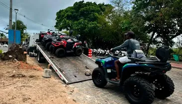 Operação apreende 12 quadriciclos e buggy em Praia do Forte
