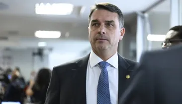 Substituir servidores por IA: plano de equipe de Flávio Bolsonaro esbarra na Constituição